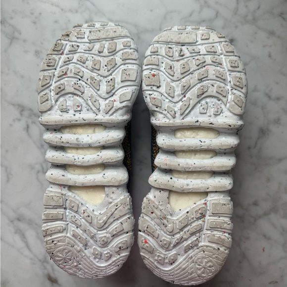 Nike Space Hippie 01 Eco-Friendly Flyknit Sneakers | Lightweight Recycled Shoes - Picture 8 of 12